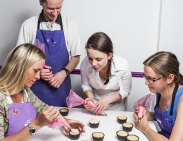 The benefits of attending a cake course by Paul Bradford
