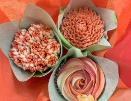 Autumn 3 cupcake piped posy