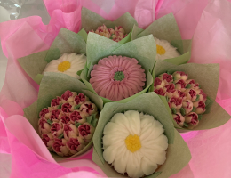 Summer daisy bouquet
