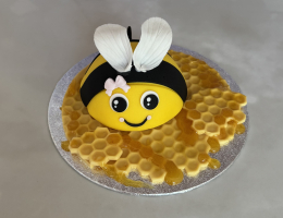 Mini bumblebee cake