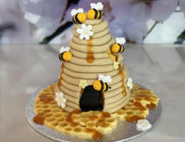 Mini beehive cake