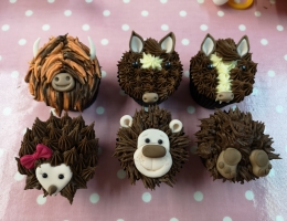 Zoom demonstration - Piped animal cupcakes