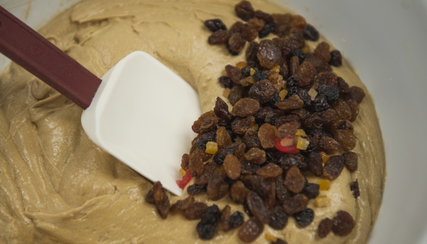 How to bake the perfect fruit cake