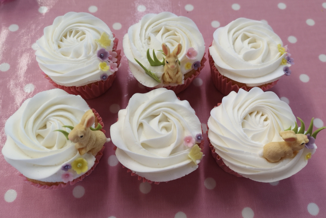 Why do cupcakes peel away from the cases?