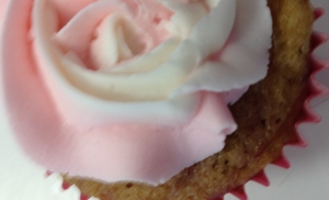 How to pipe a two tone rose swirl using strawberry & champagne frosting